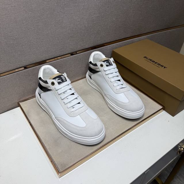 出厂价pp 巴宝莉～ 男士休闲鞋 2025Z柜同步发售 码数:38-44# 2个颜色鞋面选用多材质拼接真皮内里，舒适透气，鞋底：原版舒适耐磨大底，实物拍摄实物更