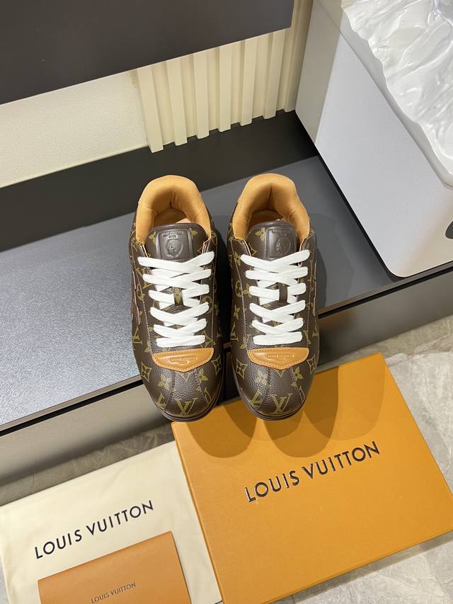 Louis Vuitton 路易威登 高端品质 原单休闲运动鞋 鞋面：纳帕小牛皮.彩印品牌图腾、鞋身车缝品牌模块、鞋头.鞋舌.后跟；空压品牌Logo 内里：品牌
