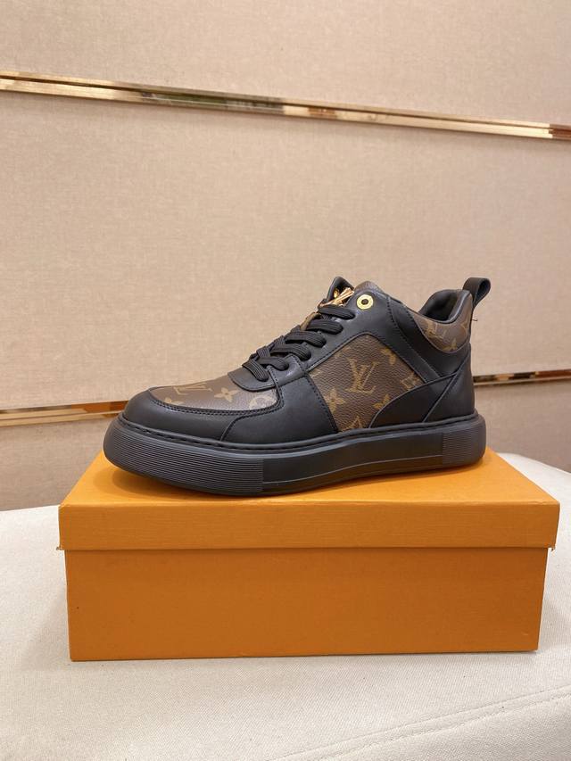 工厂p价 Louis Vuitton 路易威登 Lv 新款专柜同步发售，鞋面意大利进口头层牛皮，全进口羊皮内里，完全1比1复刻，鞋底：原厂特供原版底，独家活动成