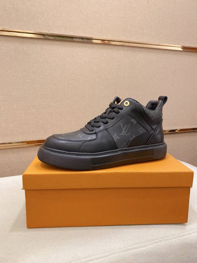 工厂p价 Louis Vuitton 路易威登 Lv 新款专柜同步发售，鞋面意大利进口头层牛皮，全进口羊皮内里，完全1比1复刻，鞋底：原厂特供原版底，独家活动成