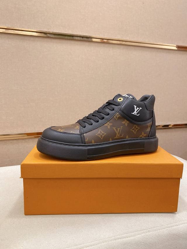 工厂p价 Louis Vuitton 路易威登 Lv 新款专柜同步发售，鞋面意大利进口头层牛皮，全进口羊皮内里，完全1比1复刻，鞋底：原厂特供原版底，独家活动成