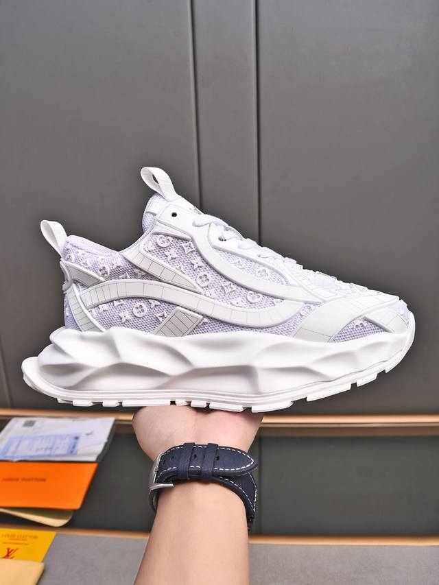 Louis Vuitton 路易威登 新品米兰时装走秀款Lv家标志，大咖风范，时尚潮人必备进口网面搭配高科技滴胶工艺牛皮透气网里真皮垫脚特供发泡大底码数38-4