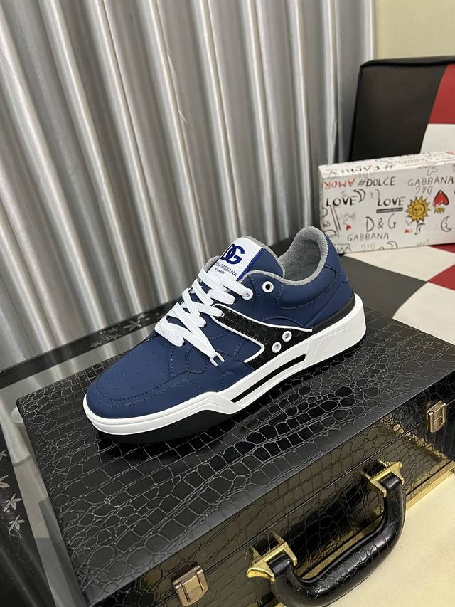 出厂价pp： Dg 最新运动休闲鞋时尚百搭，可为各式造型增光添彩。塑造独具动感活力与摩登气息的精致设计，尽显现代优雅格调。 Size：36-46