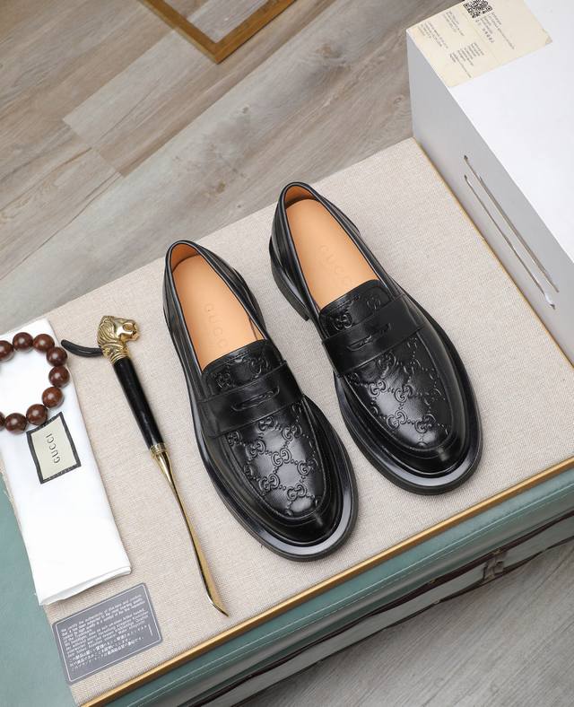 出厂价p 原版 水染牛里 古驰Gucci 官网款正装鞋 意大利進口牛皮顶级进口水染牛皮内里精细手工制作 原版底，实物拍摄實物更好看 标准码数38-44码