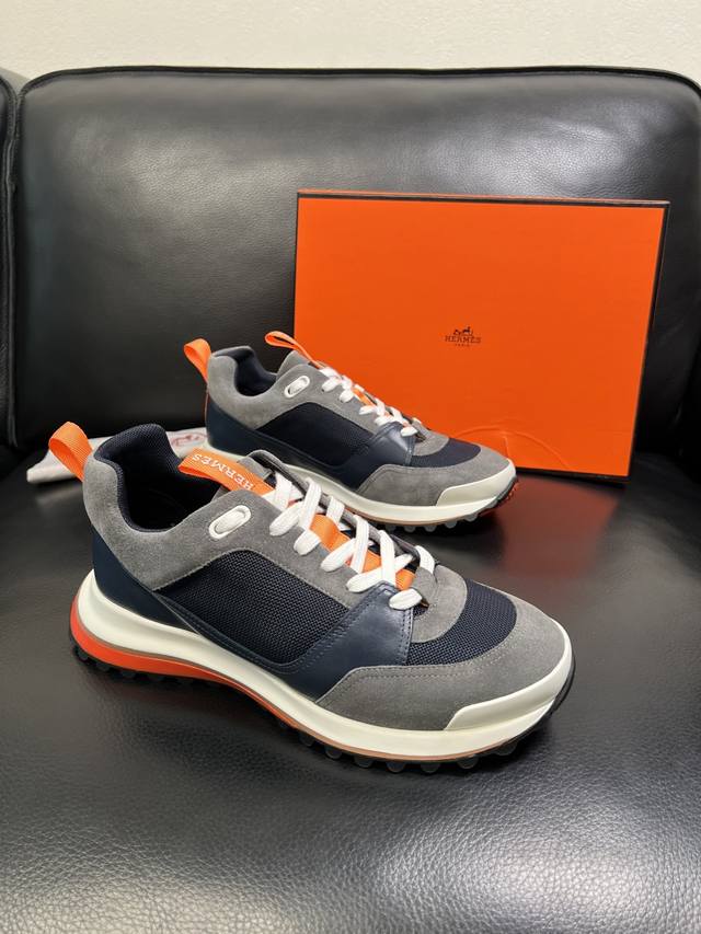 Hermes 高品质 顶级工艺品 爱马仕 专柜同步发售原厂配置，意大利进口原版牛皮面料，高品质拼接工艺，全进口水染牛皮里垫，鞋底：原厂特供原版底超级舒适，原厂跟