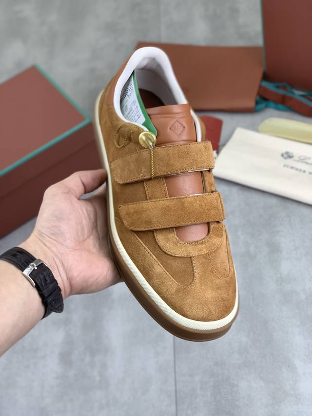 出厂价pp 实价 最新款休闲鞋Loro piana 顶级级购买原版复制 于1924年4月24日一手创立现有的Loro piana公司。家族经营至今已是第六代，为