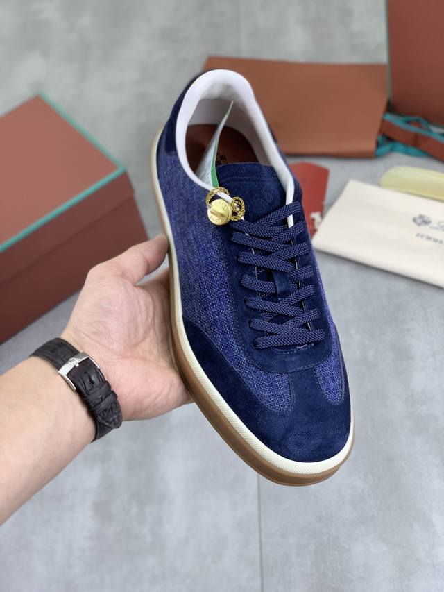 出厂价pp 实价 最新款休闲鞋Loro piana 顶级级购买原版复制 于1924年4月24日一手创立现有的Loro piana公司。家族经营至今已是第六代，为