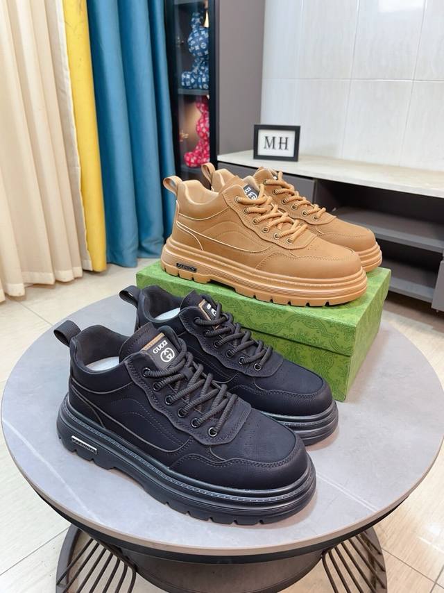 出厂价p Gucci 古奇 新款男鞋高端品牌，最新時尚休闲男鞋，潮流百搭之款，轻松运动风，鞋面意大利进口头层牛皮 真皮内里 加超精细做工。原版个性时尚橡胶耐磨大