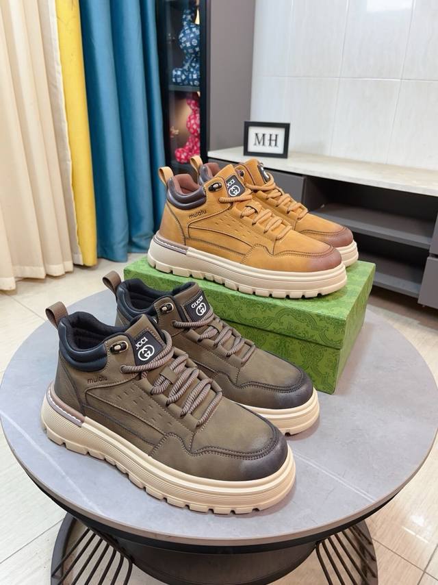 出厂价p Gucci 古奇 新款男鞋高端品牌，最新時尚休闲男鞋，潮流百搭之款，轻松运动风，鞋面意大利进口头层牛皮 真皮内里 加超精细做工。原版个性时尚橡胶耐磨大