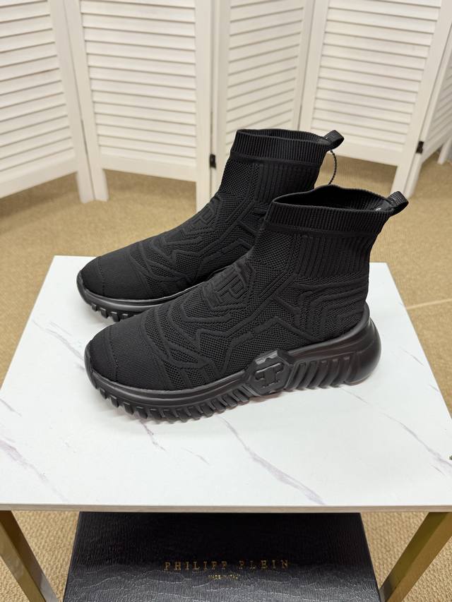 philipp piein 菲利普普萊茵 专柜同步男款 引领潮流时尚趋势 以奢华狂野设计出货 上 脚绝对舒适鞋面全手工打造五金时尚 高端品质原厂工艺必备款 39