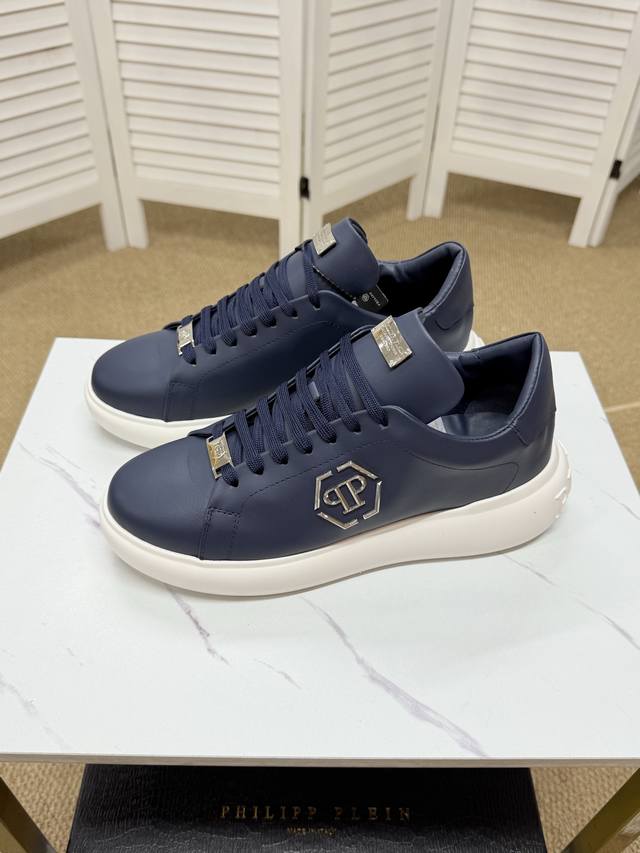 philipp piein 菲利普普萊茵 专柜同步男款 引领潮流时尚趋势 以奢华狂野设计出货 上 脚绝对舒适鞋面全手工打造五金时尚 高端品质原厂工艺必备款 39