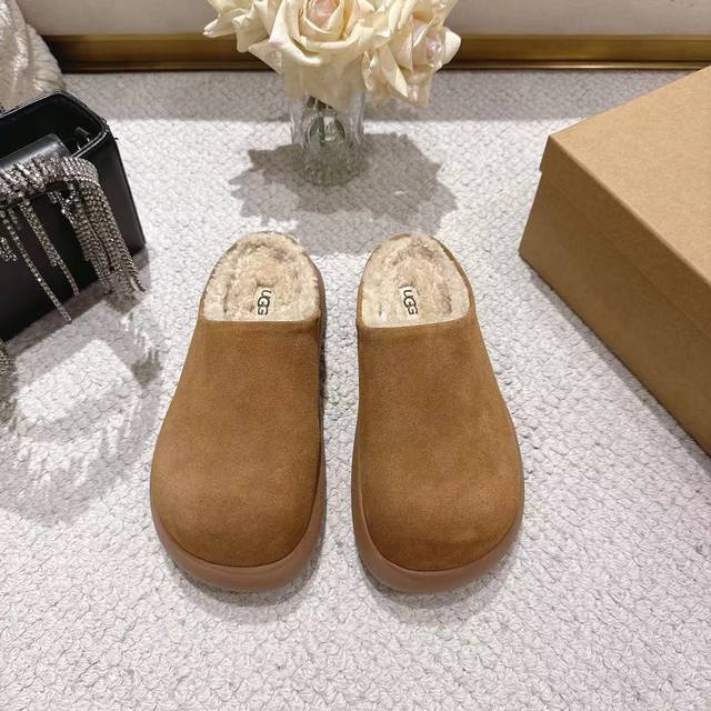 Ugg 女款 升级版厚底小土豆 羊毛靴真的是必须人手一双！慵懒随性的代表，穿搭上脚真的很高级 上脚包裹感超Nice，很舒服，懒人必备A级牛反绒面料100%纯羊毛