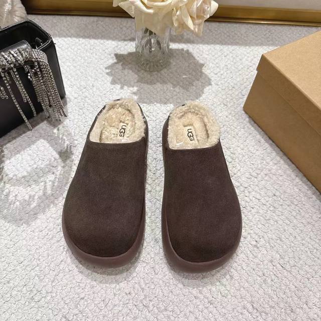 Ugg 女款 升级版厚底小土豆 羊毛靴真的是必须人手一双！慵懒随性的代表，穿搭上脚真的很高级 上脚包裹感超Nice，很舒服，懒人必备A级牛反绒面料100%纯羊毛