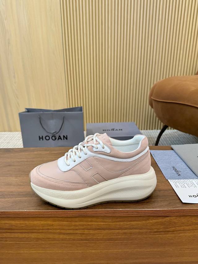 实价 霍根新款，独家一比一开模，Hogan Chunky H696系列设计精巧，闪耀遐想期许，展映型格新潮，个性厚底舒适又使身姿挺拔修长，述说日常新象，写就现代