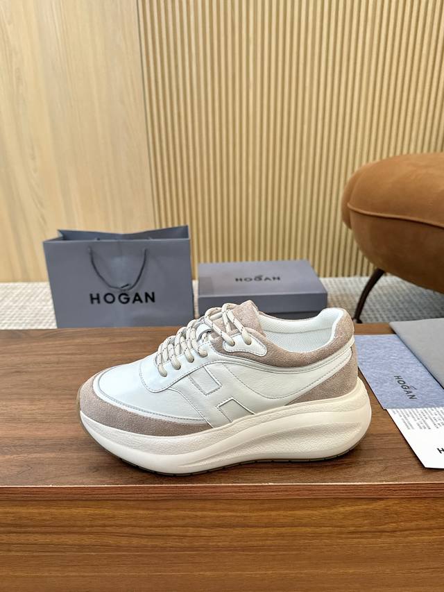 实价 霍根新款，独家一比一开模，Hogan Chunky H696系列设计精巧，闪耀遐想期许，展映型格新潮，个性厚底舒适又使身姿挺拔修长，述说日常新象，写就现代