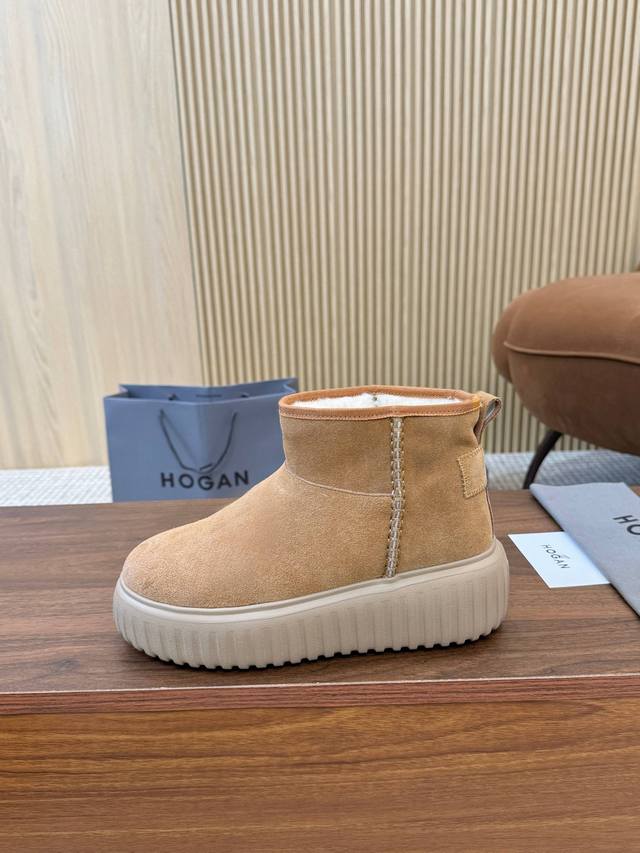 实价 爆爆爆 霍根Hogan新款， 女士时尚圆头真皮羊毛短靴，运动休闲，厚底让你穿上瞬间长高55Mm。绒面小牛皮手工拉线，新时代简约的美感 ，后置提鞋环，后置L