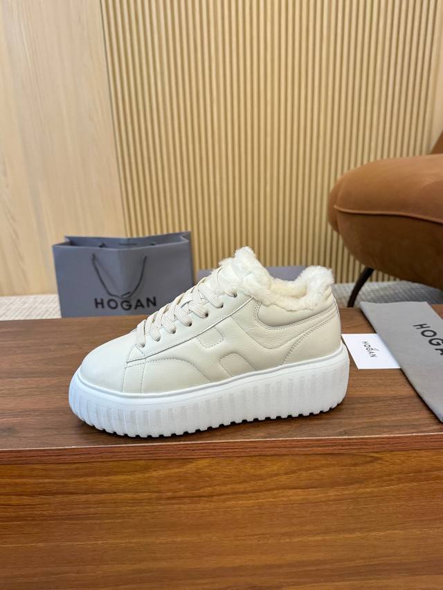 实价 爆爆爆 霍根Hogan新款， 男女情侣同款、时尚圆头真皮羊毛系带 ，运动休闲，厚底让你穿上瞬间长高55Mm。绒面小牛磨砂皮，流畅线条勾画出新时代简约的美感
