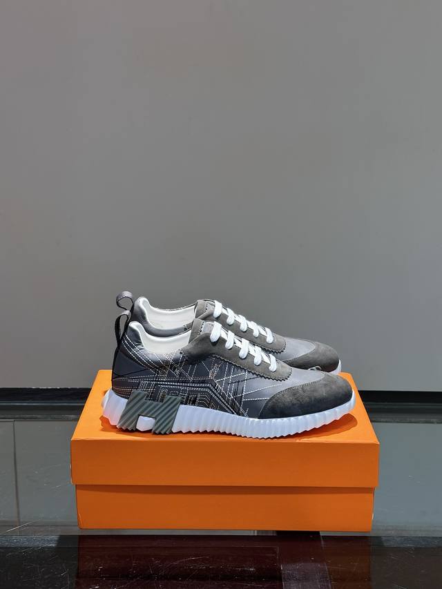 H爱马仕Bouncing运动鞋，男士休闲运动鞋，鞋面小牛皮和麂皮山羊皮拼接打造，进口材质，质感十足，轻盈鞋底装饰撞色图案，打造百搭时尚风格。 Size：38-4