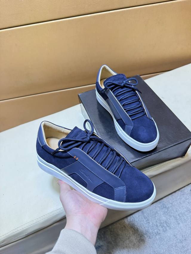 Santoni 圣东尼 顶级代购男士2025Hk专柜同步发售。鞋底：原厂特供原版底，独家活动底超级舒适，原厂跟单货，高品质多色拼接设计做工精致细腻，独一无二，