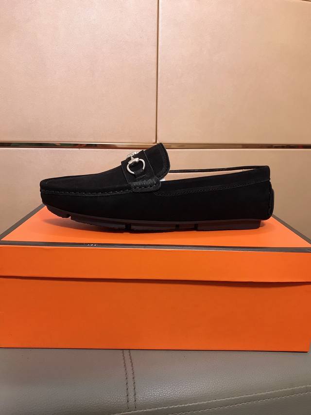 出厂价p Gucci古奇 爆卖款豆豆鞋男款男鞋高端品牌，最新款系列：鞋面采用磨砂皮，透气羊皮内里。专供防滑耐磨大底。打造时尚个性衬托你的与众不同！潮男必备经典款