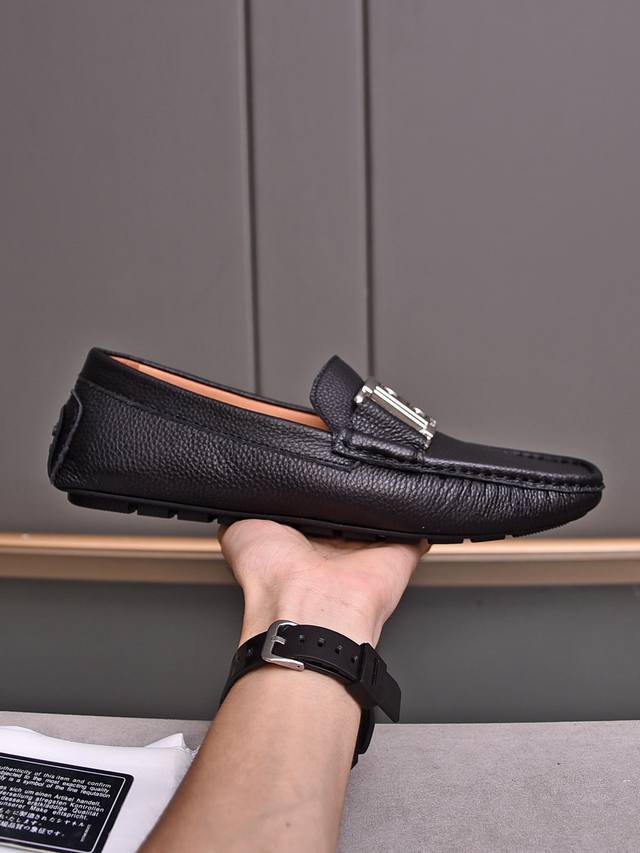 Balmai*巴尔曼 驾车豆豆鞋 头层原版牛皮 非常柔软 质感超赞 羊皮内里高档舒适 橡胶耐磨舒适大底 纯手工制作 细节决定品质 码数:38-44 45 46