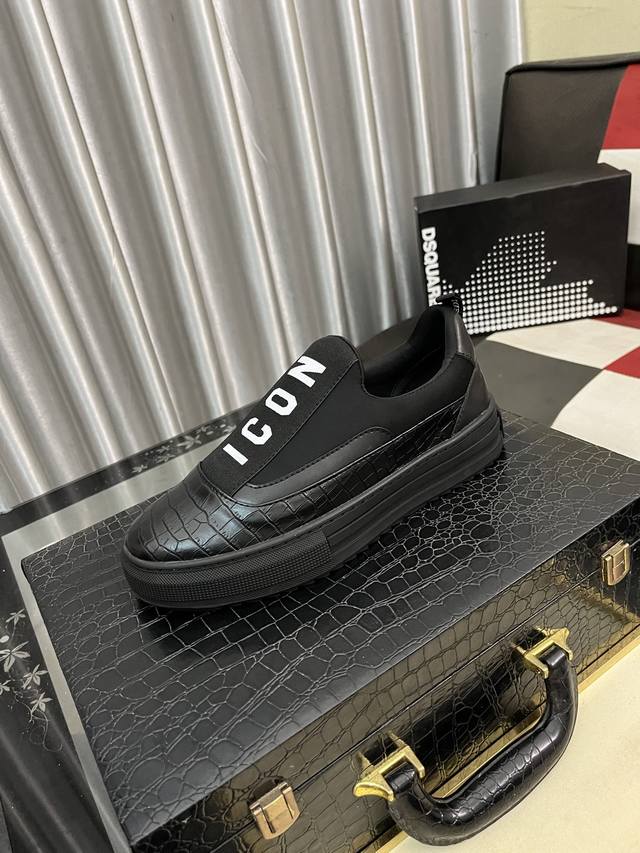 出厂价pp： D2～ 男士休闲鞋 2025Z柜同步发售 码数:35-46# 1个颜色鞋面选用多材质拼接真皮内里，舒适透气，鞋底：原版舒适耐磨大底，实物拍摄实物更