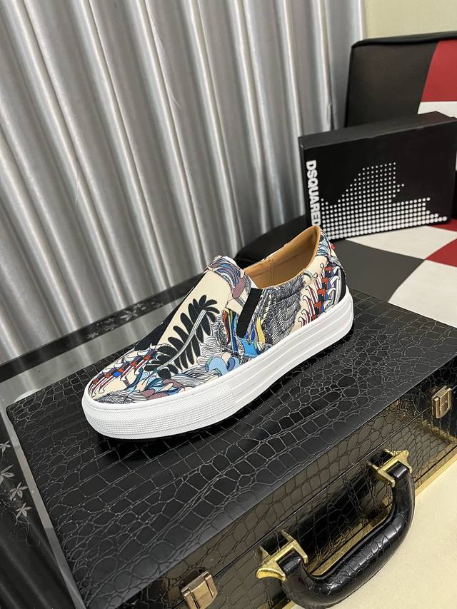 出厂价pp： D2～ 男士休闲鞋 2025Z柜同步发售 码数:35-46# 1个颜色鞋面选用多材质拼接真皮内里，舒适透气，鞋底：原版舒适耐磨大底，实物拍摄实物更