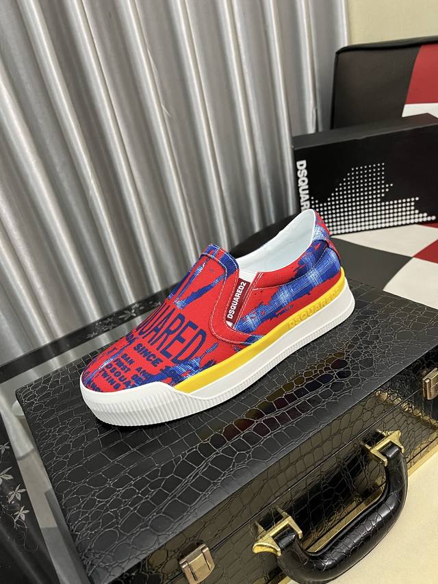 出厂价pp： D2～ 男士休闲鞋 2025Z柜同步发售 码数:36-46# 1个颜色鞋面选用多材质拼接真皮内里，舒适透气，鞋底：原版舒适耐磨大底，实物拍摄实物更