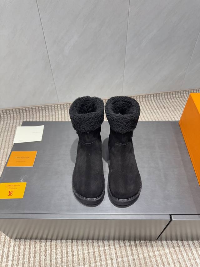 工厂p价 女装女鞋 运动原单 独家顶级版本 L驴牌2025Vs冬季新款雪地靴系列 圆头厚底雪地靴 原版细节，超正版型，超级好看，上脚超大气，自带气质，时尚运动风