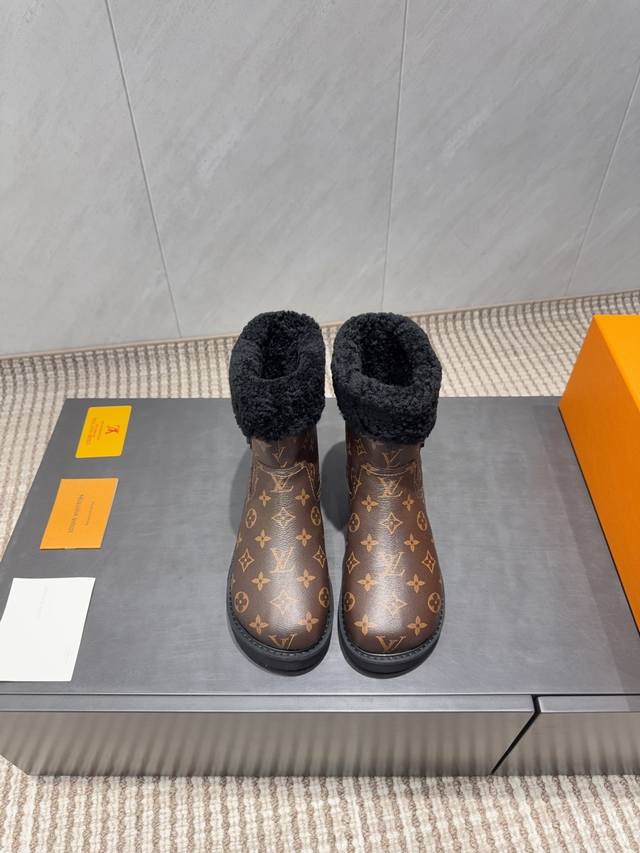 工厂p价 女装女鞋 运动原单 独家顶级版本 L驴牌2025Vs冬季新款雪地靴系列 圆头厚底雪地靴 原版细节，超正版型，超级好看，上脚超大气，自带气质，时尚运动风