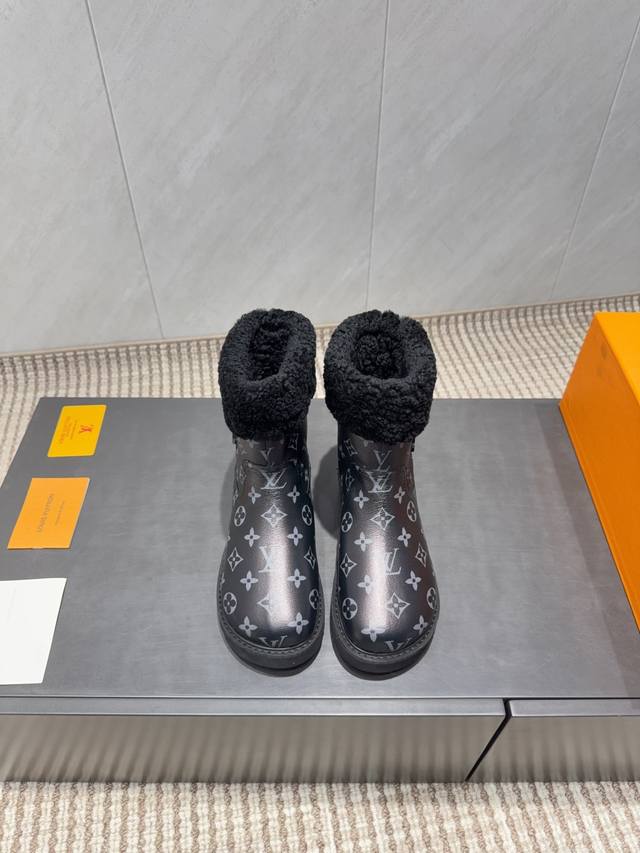 工厂p价 女装女鞋 运动原单 独家顶级版本 L驴牌2025Vs冬季新款雪地靴系列 圆头厚底雪地靴 原版细节，超正版型，超级好看，上脚超大气，自带气质，时尚运动风