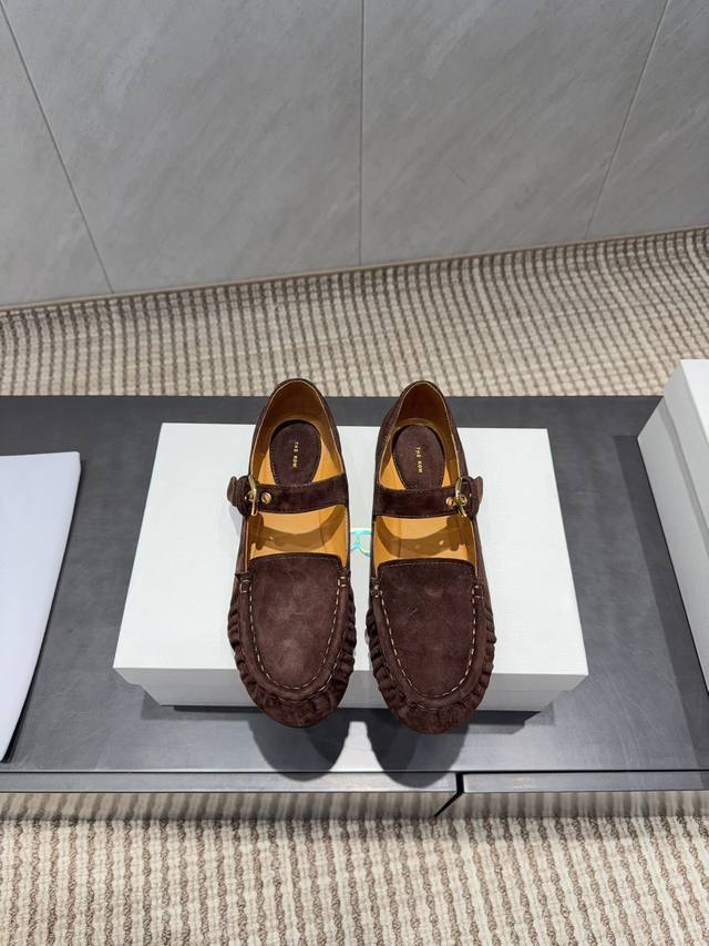 工厂p价 女装女鞋 运动原单 独家顶级版本 The Row小众潮牌25Vs秋季新款乐福单鞋系列 横带乐福单鞋 原版一比一打造舒适度、包裹性都比较好。个性十足，很