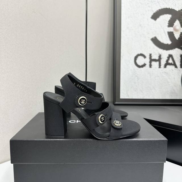 工厂p价 女装女鞋 运动原单 2025小香 本季秋冬季必备单品！！ 香奈儿秋冬重工爆款 小红书力推款，怎么搭配都好看，时髦精必备，香奈儿女士钟爱简约又难以抗拒系