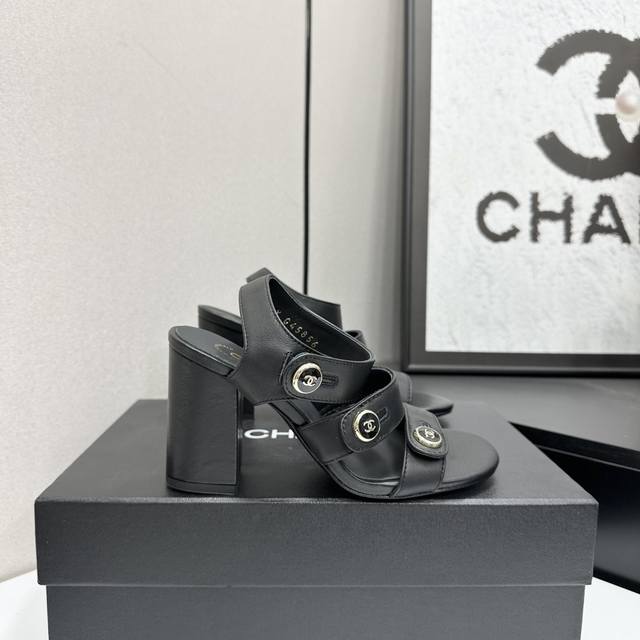 工厂p价 女装女鞋 运动原单 2025小香 本季秋冬季必备单品！！ 香奈儿秋冬重工爆款 小红书力推款，怎么搭配都好看，时髦精必备，香奈儿女士钟爱简约又难以抗拒系