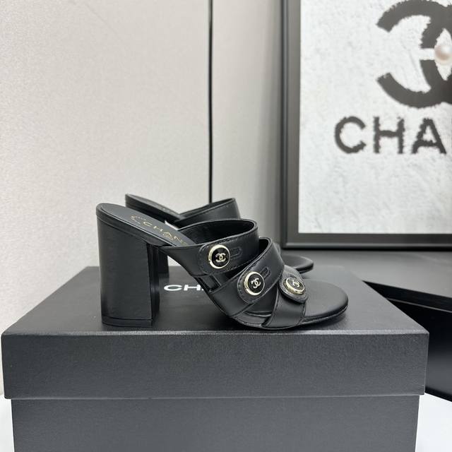 工厂p价 女装女鞋 运动原单 2025小香 本季秋冬季必备单品！！ 香奈儿秋冬重工爆款 小红书力推款，怎么搭配都好看，时髦精必备，香奈儿女士钟爱简约又难以抗拒系