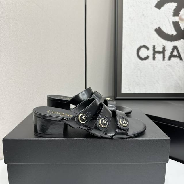 工厂p价 女装女鞋 运动原单 2025小香 本季秋冬季必备单品！！ 香奈儿秋冬重工爆款 小红书力推款，怎么搭配都好看，时髦精必备，香奈儿女士钟爱简约又难以抗拒系