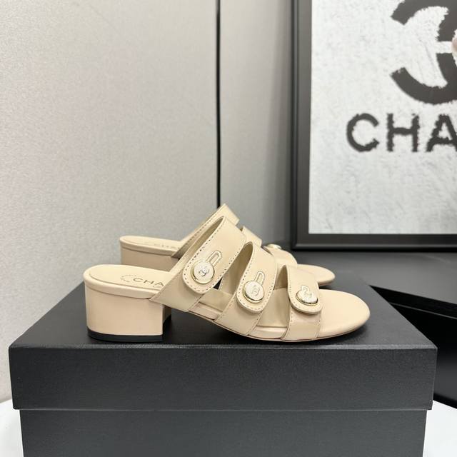 工厂p价 女装女鞋 运动原单 2025小香 本季秋冬季必备单品！！ 香奈儿秋冬重工爆款 小红书力推款，怎么搭配都好看，时髦精必备，香奈儿女士钟爱简约又难以抗拒系