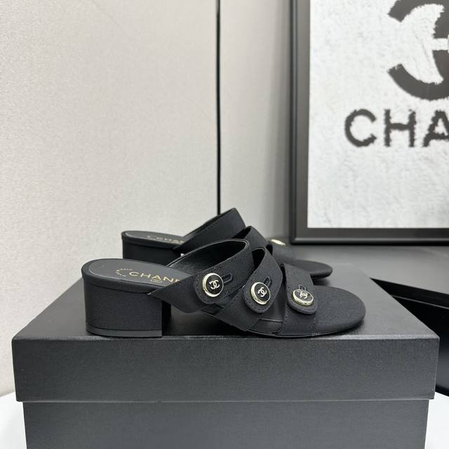 工厂p价 女装女鞋 运动原单 2025小香 本季秋冬季必备单品！！ 香奈儿秋冬重工爆款 小红书力推款，怎么搭配都好看，时髦精必备，香奈儿女士钟爱简约又难以抗拒系