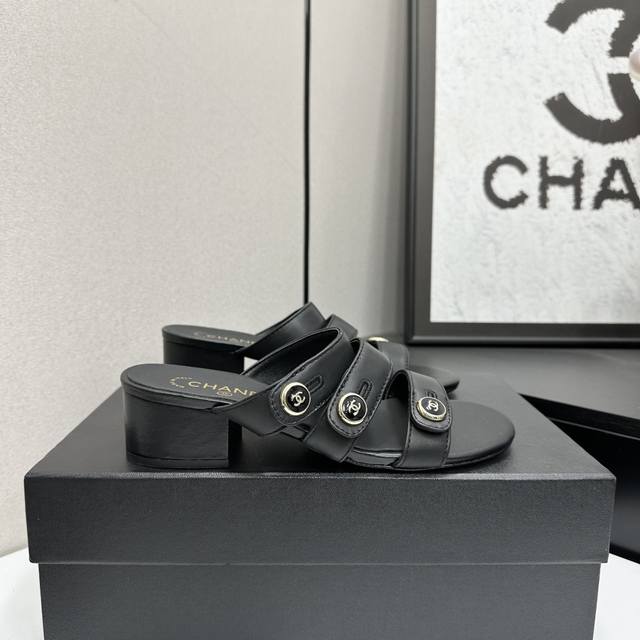 工厂p价 女装女鞋 运动原单 2025小香 本季秋冬季必备单品！！ 香奈儿秋冬重工爆款 小红书力推款，怎么搭配都好看，时髦精必备，香奈儿女士钟爱简约又难以抗拒系