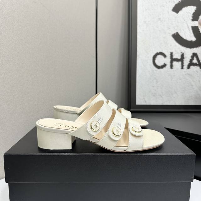 工厂p价 女装女鞋 运动原单 2025小香 本季秋冬季必备单品！！ 香奈儿秋冬重工爆款 小红书力推款，怎么搭配都好看，时髦精必备，香奈儿女士钟爱简约又难以抗拒系