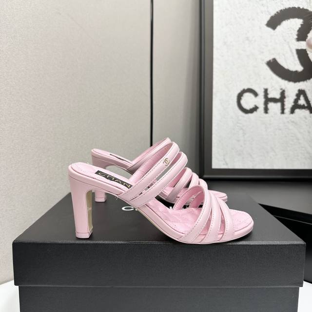 工厂p价 女装女鞋 运动原单 2025小香 本季秋冬季必备单品！！ 香奈儿秋冬重工爆款 小红书力推款，怎么搭配都好看，时髦精必备，香奈儿女士钟爱简约又难以抗拒系