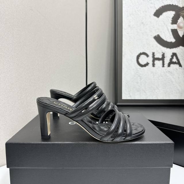 2025小香 本季秋冬季必备单品！！ 工厂p价 女装女鞋 运动原单香奈儿秋冬重工爆款 小红书力推款，怎么搭配都好看，时髦精必备，香奈儿女士钟爱简约又难以抗拒系搭