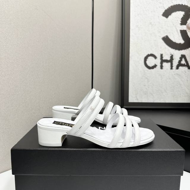 工厂p价 女装女鞋 运动原单 2025小香 本季秋冬季必备单品！！ 香奈儿秋冬重工爆款 小红书力推款，怎么搭配都好看，时髦精必备，香奈儿女士钟爱简约又难以抗拒系