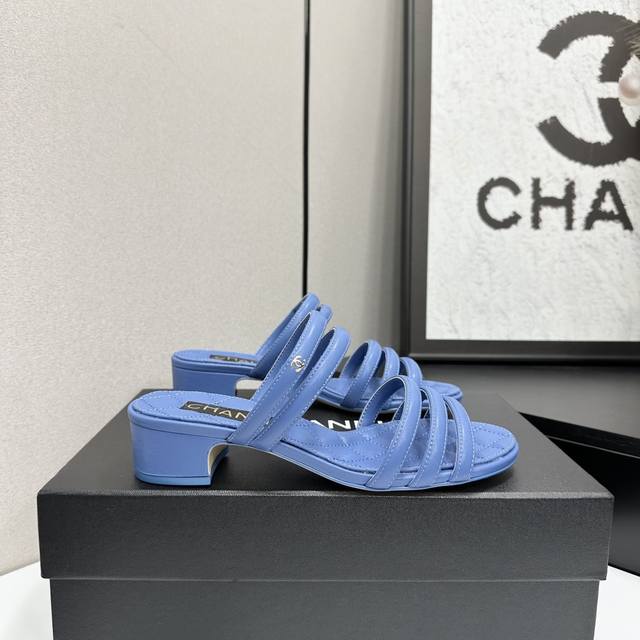 工厂p价 女装女鞋 运动原单 2025小香 本季秋冬季必备单品！！ 香奈儿秋冬重工爆款 小红书力推款，怎么搭配都好看，时髦精必备，香奈儿女士钟爱简约又难以抗拒系