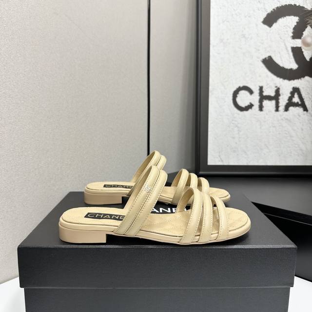 工厂p价 女装女鞋 运动原单 2025小香 本季秋冬季必备单品！！ 香奈儿秋冬重工爆款 小红书力推款，怎么搭配都好看，时髦精必备，香奈儿女士钟爱简约又难以抗拒系