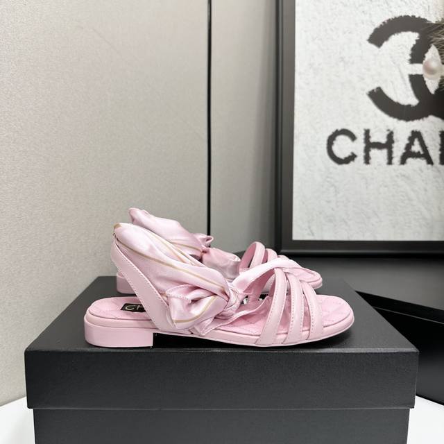 工厂p价 女装女鞋 运动原单 2025小香 本季秋冬季必备单品！！ 香奈儿秋冬重工爆款 小红书力推款，怎么搭配都好看，时髦精必备，香奈儿女士钟爱简约又难以抗拒系