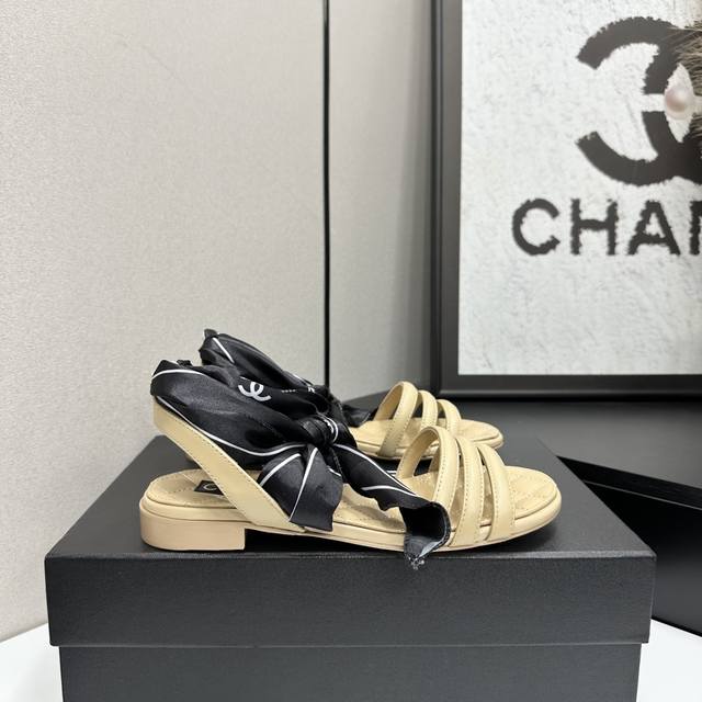 工厂p价 女装女鞋 运动原单 2025小香 本季秋冬季必备单品！！ 香奈儿秋冬重工爆款 小红书力推款，怎么搭配都好看，时髦精必备，香奈儿女士钟爱简约又难以抗拒系