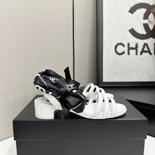 工厂p价 女装女鞋 运动原单 2025小香 本季秋冬季必备单品！！ 香奈儿秋冬重工爆款 小红书力推款，怎么搭配都好看，时髦精必备，香奈儿女士钟爱简约又难以抗拒系