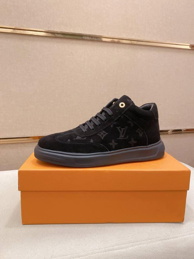 调工厂p价 男装男鞋 运动原单 Louis Vuitton 路易威登 Lv 新款专柜同步发售，鞋面意大利进口反绒牛皮，全进口羊皮内里，完全1比1复刻，鞋底：原厂