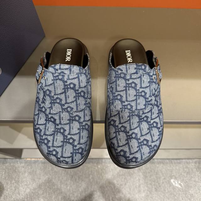 调工厂p价 男装男鞋 运动原单 D 顶级代购 迪 炸街男神半拖专柜同步，鞋面意大利进口D标志布面料，高品质复杂拼接工艺品，鞋底：原厂特供原版底，独家活动成型底超